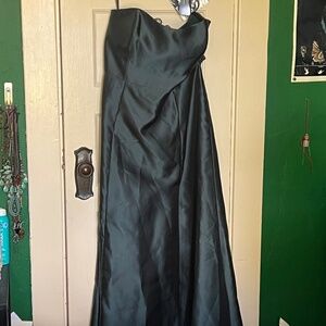 Strapless Alfred Sung dark green evening gown - WITH POCKETS